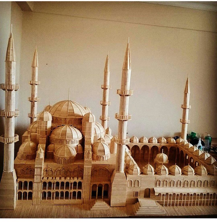 ماکت مسجد آبی ترکیه با 15000 چوب بستنی